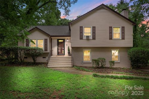 1914 Bonnie Ln, Charlotte, NC, 28213-3522 | Card Image