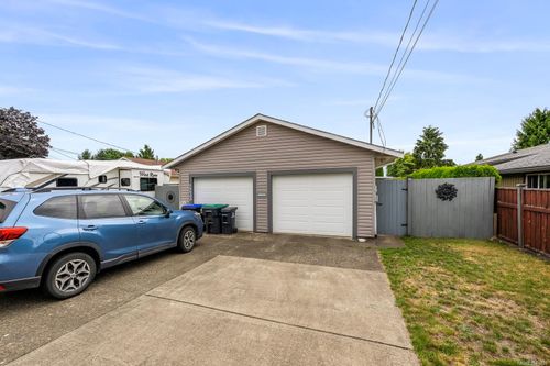 2233 6th St E, Courtenay, BC, V9N7T8 | Card Image