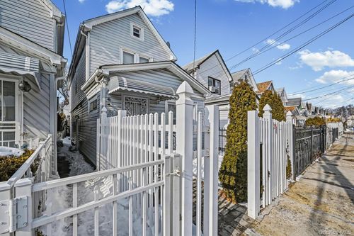 114 149th St, Jamaica, NY, 11436-1120 | Card Image