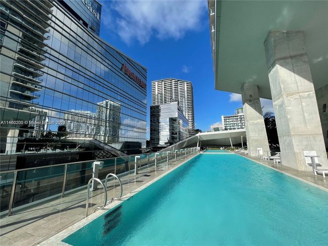 909 - 68 Se 6th St, Condo with 2 bedrooms, 2 bathrooms and null parking in Miami FL | Image 18