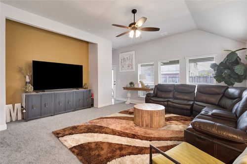 1129 Snowy Owl Dr, Alvarado, TX, 76009-3245 | Card Image