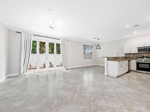 3434 Ne 13th Ave, Oakland Park, FL, 33334-4552 | Card Image