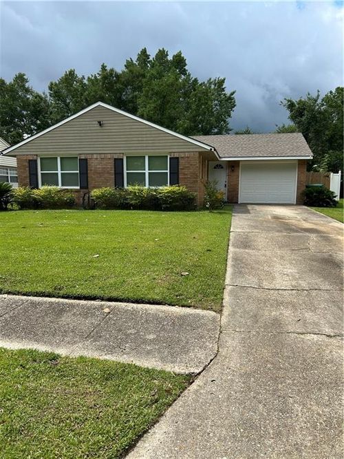 221 Martin Ln, Slidell, LA, 70458-1623 | Card Image