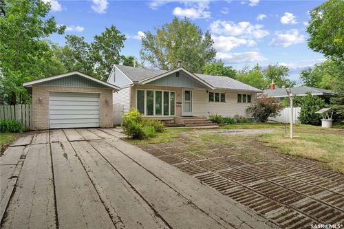 17 Falcon Bay, Regina, SK, S4S4L7 | Card Image