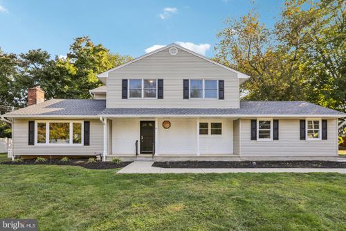 41 Four Winds Dr, Middletown, NJ, 07748-3134 | Card Image