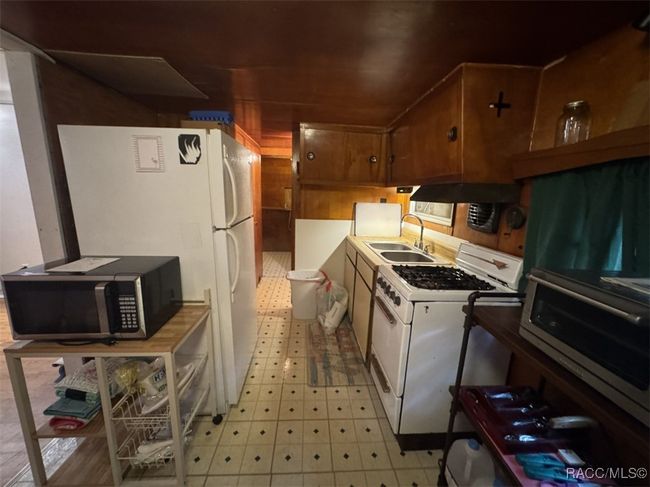 15668 Ne 238 Th St, House other with 2 bedrooms, 2 bathrooms and null parking in Fort Mc Coy FL | Image 5