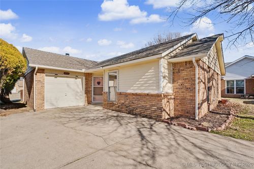 2717 Narcissus Pl, Broken Arrow, OK, 74012-6857 | Card Image