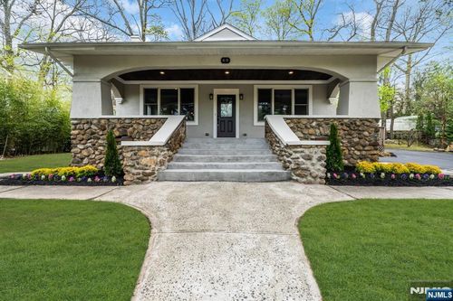 69 Broadway, Park Ridge, NJ, 07656-2106 | Card Image