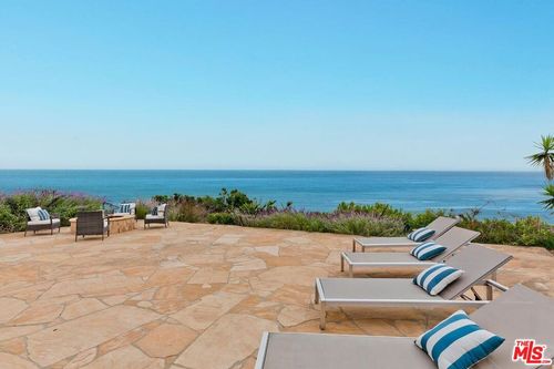 18120 Wakecrest Dr, Malibu, CA, 90265-5615 | Card Image