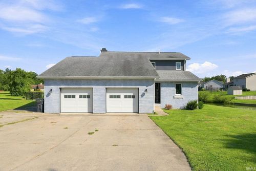 4 Lakeview Ct, Hartford City, IN, 47348-9757 | Card Image