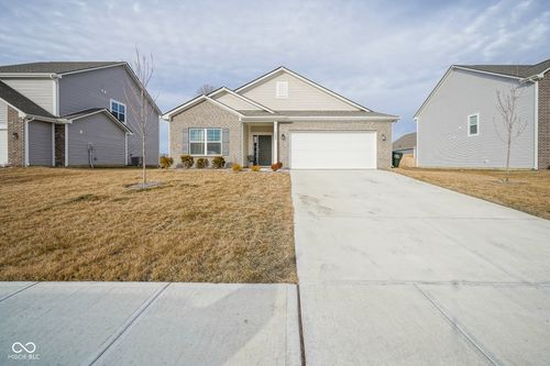 6608 W Shoreline Ct, Greenfield, IN, 46140-4040 | Card Image