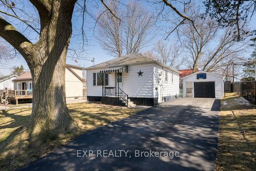 27 Valleyview Crescent, Belleville, ON, K8P3E9 | Card Image
