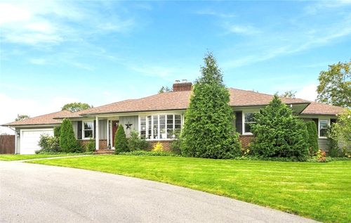 21 Lawnacre Dr, Cranston, RI, 02920-5901 | Card Image