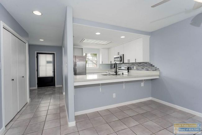 905 N Shore Dr, House other with 3 bedrooms, 3 bathrooms and 2 parking in Port Isabel TX | Image 6