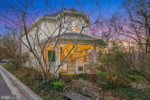 903 Heather Ave, TAKOMA PARK, MD, 20912-5831 | Card Image