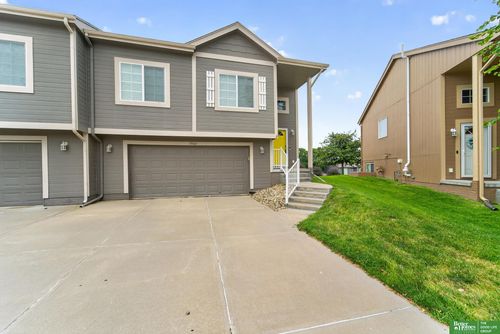 19160 Drexel Cir, Omaha, NE, 68135-1840 | Card Image