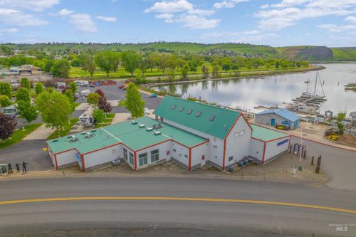 1550 & 1560 Port Dr, Clarkston, WA, 99403-1853 | Card Image