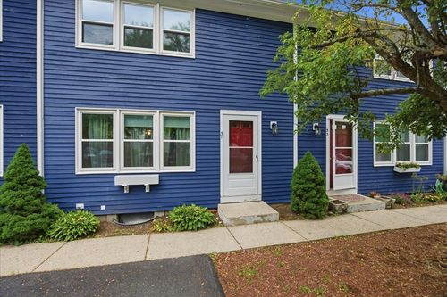 2-31 Dublin Ct, Amesbury, MA, 01913-2938 | Card Image