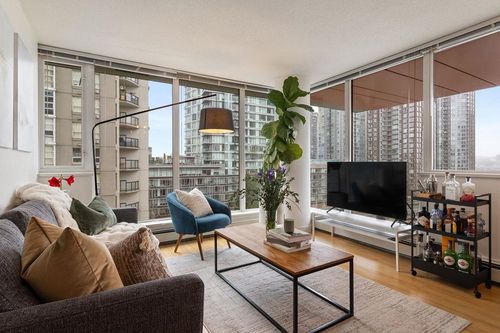 609-1325 Rolston Street, Vancouver, BC, V6B0M2 | Card Image