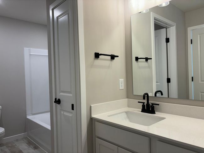 Secondary Bath | Image 19