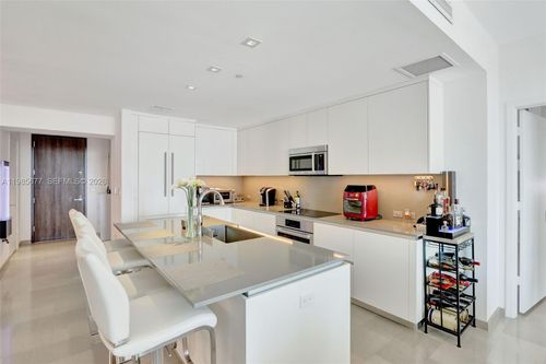 apt-1203-68 Se 6th St, Miami, FL, 33131-3193 | Card Image