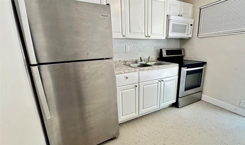 b-2830 Nw 15th Ct, Fort Lauderdale, FL, 33311-5162 | Card Image