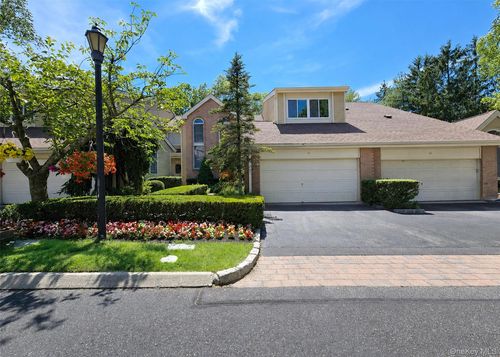 61 Willow Ridge Drive, Smithtown, NY, 11787 | Card Image