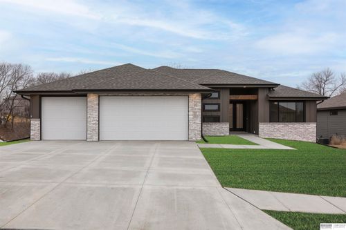 19028 Sycamore Dr, Gretna, NE, 68028-5088 | Card Image