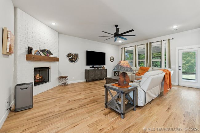 9218 N 141 St East Ave, House other with 3 bedrooms, 2 bathrooms and null parking in Owasso OK | Image 5