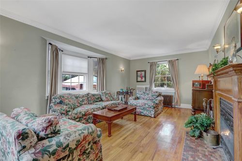 1690 Argyle Rd, Merrick, NY, 11566-3706 | Card Image