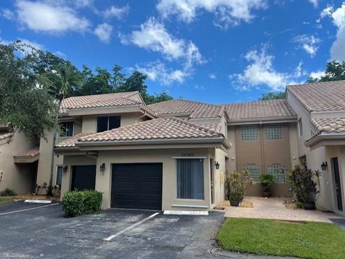 16360 Malibu Dr, Weston, FL, 33326-3403 | Card Image