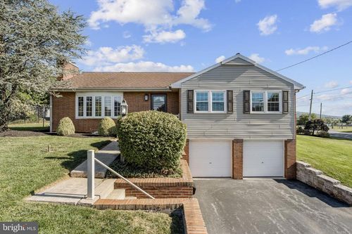 31 Springcrest Dr, AKRON, PA, 17501-1617 | Card Image