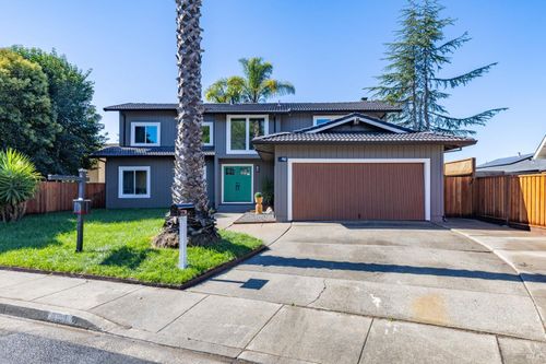 690 Holly Ave, Rohnert Park, CA, 94928-1477 | Card Image