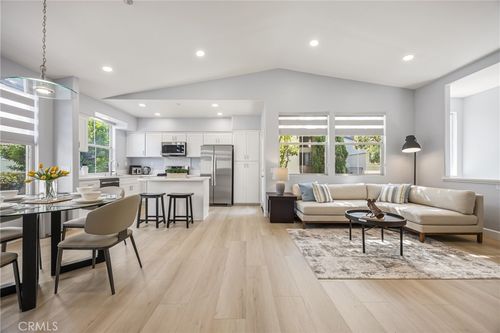1906 Crescent Oak, Irvine, CA, 92618-4025 | Card Image