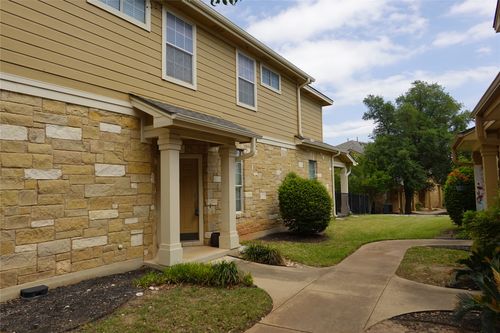 1902-16100 S Great Oaks Dr, Round Rock, TX, 78681-5750 | Card Image