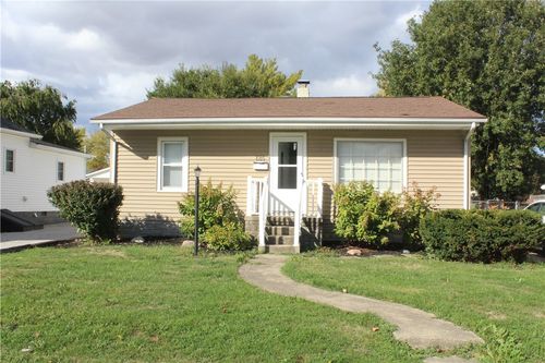 125 Illinois Ave, Westville, IL, 61883-1703 | Card Image