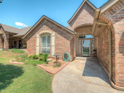 1324 Brice Dr, Moore, OK, 73160-0745 | Card Image