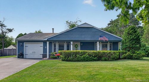 111 Sequoia Dr, Coram, NY, 11727-2047 | Card Image