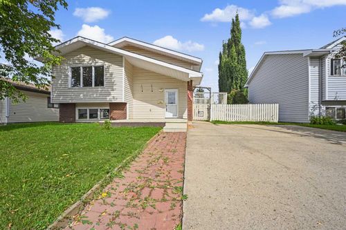 9748 71 Ave, Grande Prairie, AB, T8V6P9 | Card Image