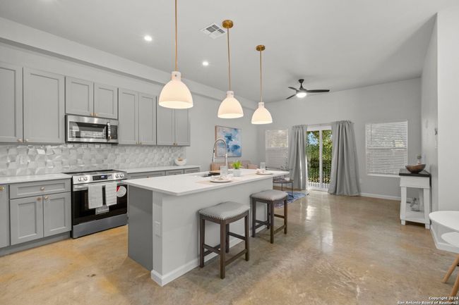6 - 1002 Morningside Dr, Townhouse with 3 bedrooms, 3 bathrooms and null parking in Terrell Hills TX | Image 10