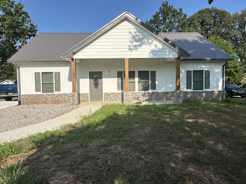 222 E Meadow Cir, Clarksville, TN, 37043-5040 | Card Image
