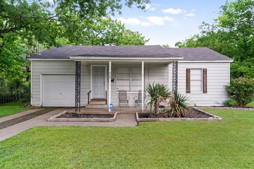 920 N Virginia St, Terrell, TX, 75160-1859 | Card Image