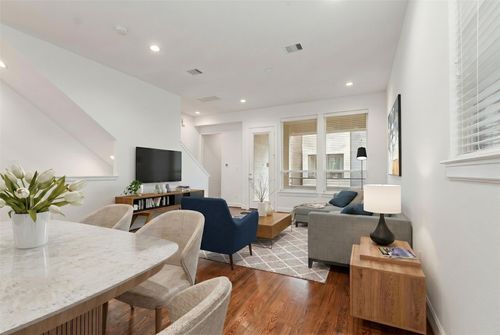 2777 Clinton Dr, Houston, TX, 77020-8435 | Card Image