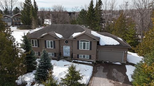 45 William Ave, Wasaga Beach, ON, L9Z2X3 | Card Image