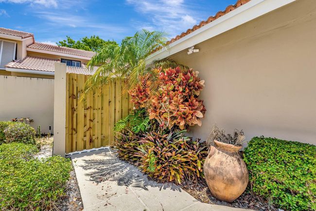 295 Old Meadow Way, Condo with 2 bedrooms, 2 bathrooms and null parking in Palm Beach Gardens FL | Image 39