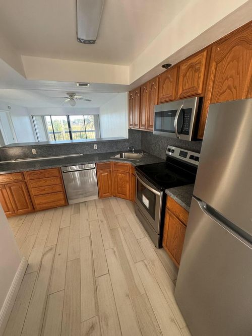 404-3000 Presidential Way, West Palm Beach, FL, 33401-1115 | Card Image