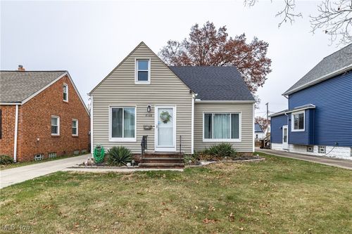 2922 Grovewood Ave, Parma, OH, 44134-1914 | Card Image