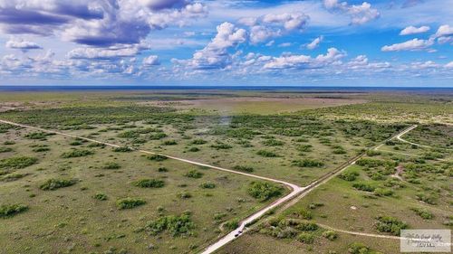 327.27 Cr 313 N, Encino, TX, 78353 | Card Image