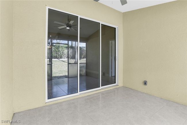 101 - 1660 Royal Cir, House attached with 3 bedrooms, 2 bathrooms and null parking in NAPLES FL | Image 28