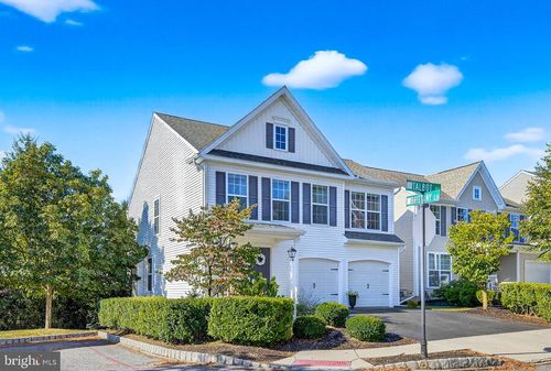 100 Talbot St, MOUNT JOY, PA, 17552-1160 | Card Image
